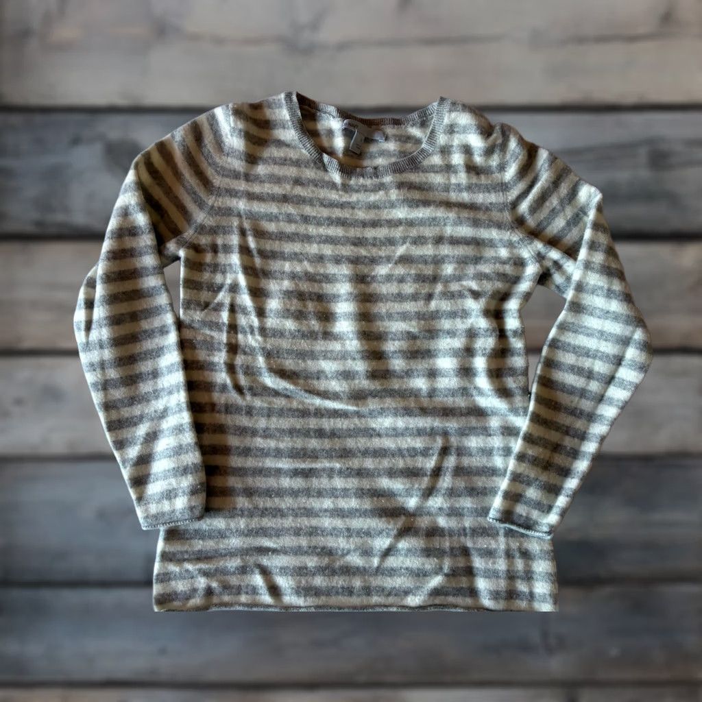 Old Navy VINTAGE Old Navy Sweater? (No, not vintage) Size XL / US 12-14 / IT 48-50 - 1 Thumbnail