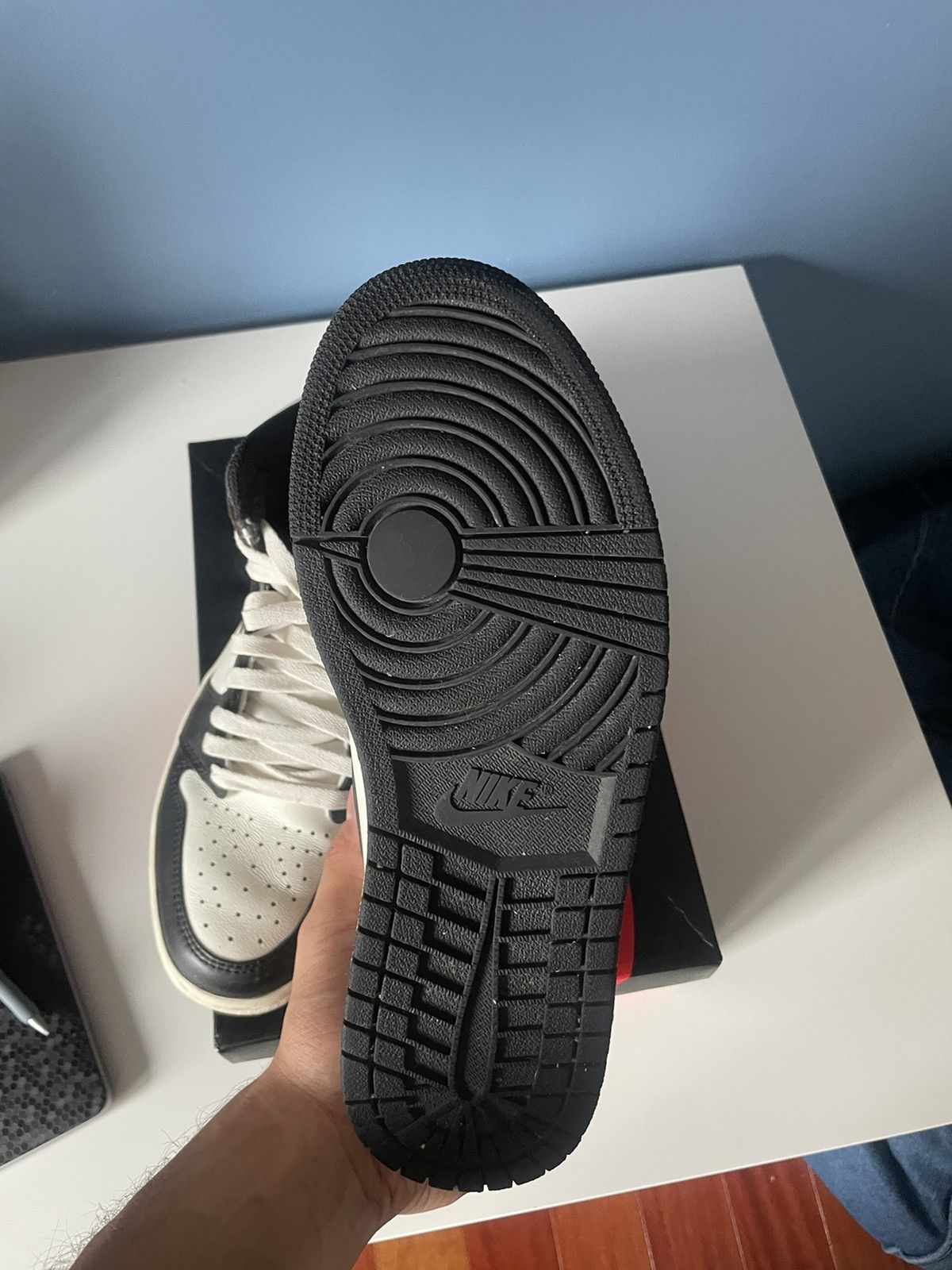 Jordan Brand × Nike Jordan 1 Mocha Size US 8.5 / EU 41-42 - 6 Thumbnail