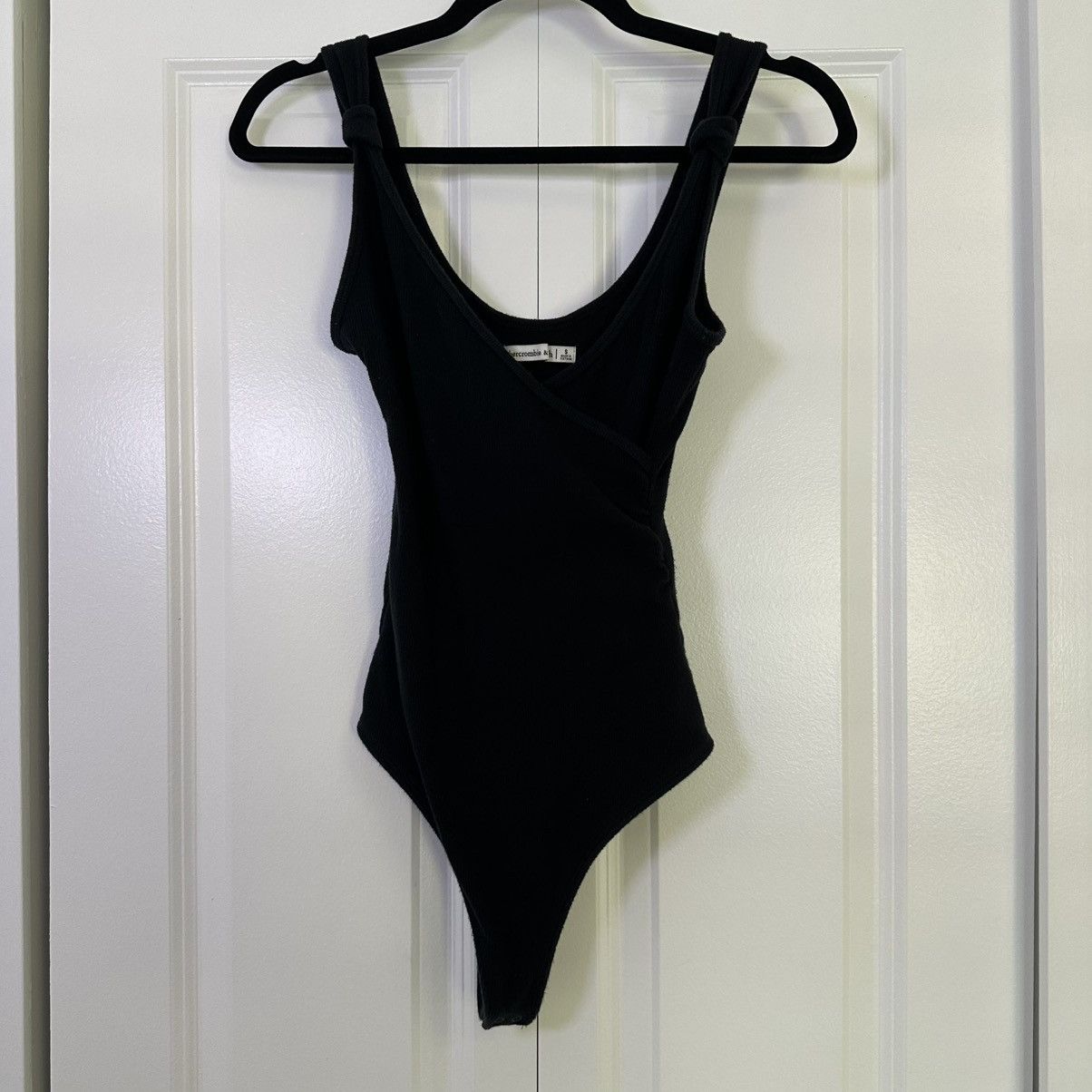 Abercrombie & Fitch Abercrombie & Fitch Black Knotted Shoulders Wrap Bodysuit S Size S / US 4 / IT 40 - 1 Thumbnail