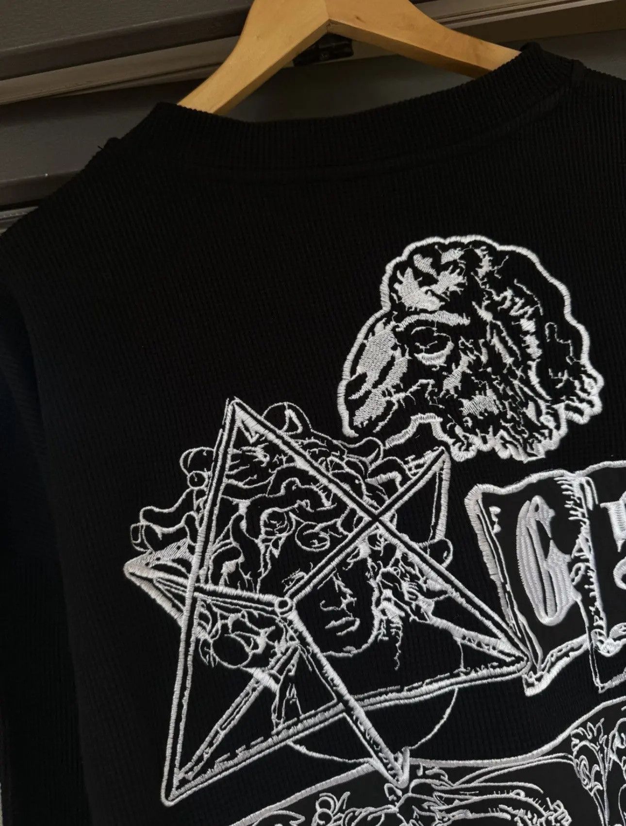 G59 Records NWT G59 Suicideboys patched Henley razor sweatshirt Size US L / EU 52-54 / 3 - 5 Thumbnail
