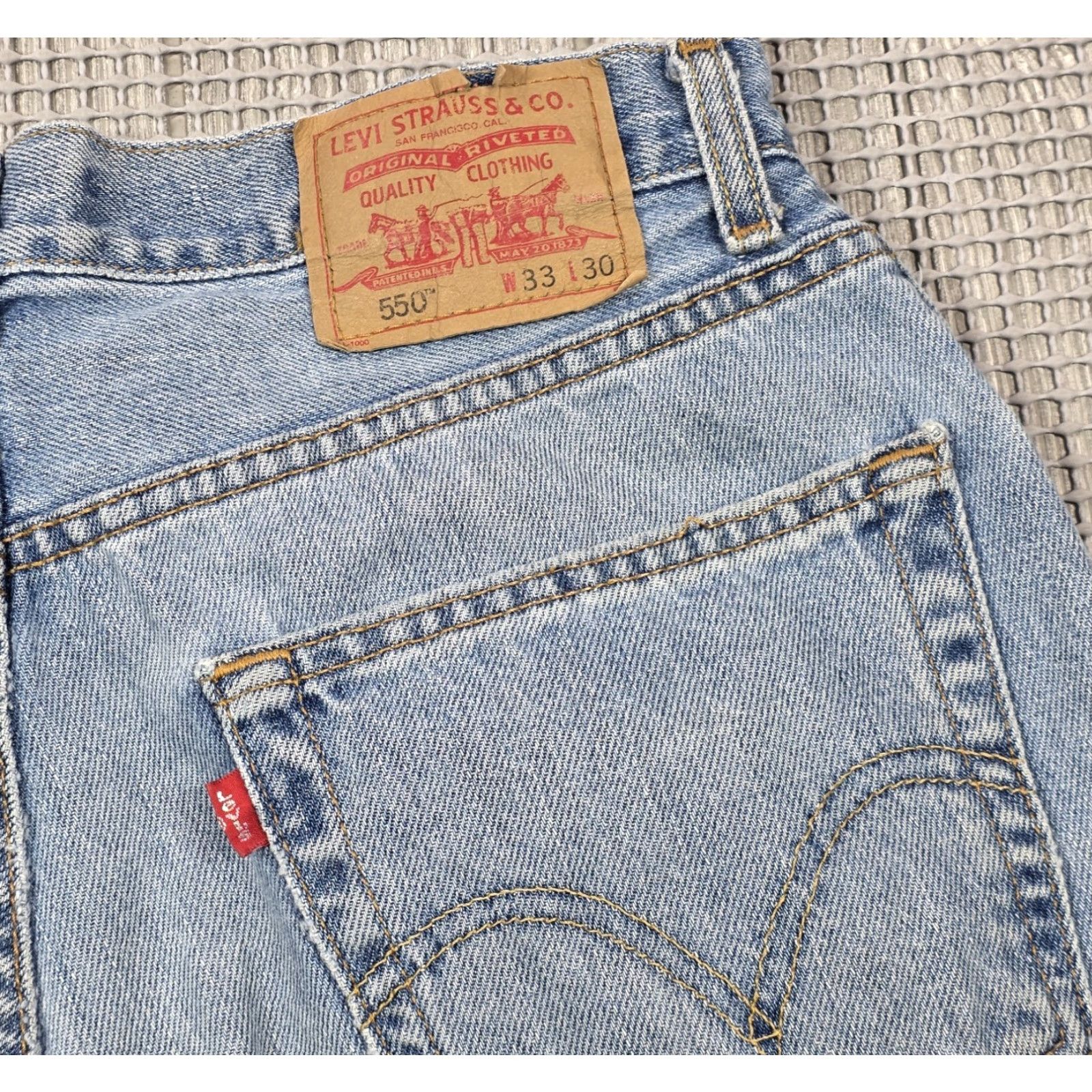 Levi's VINTAGE Levi's Jeans Mens 33x30 Denim Blue 550 Relaxed Medium Wash Canada Regular Men 33 Size US 33 - 5 Thumbnail
