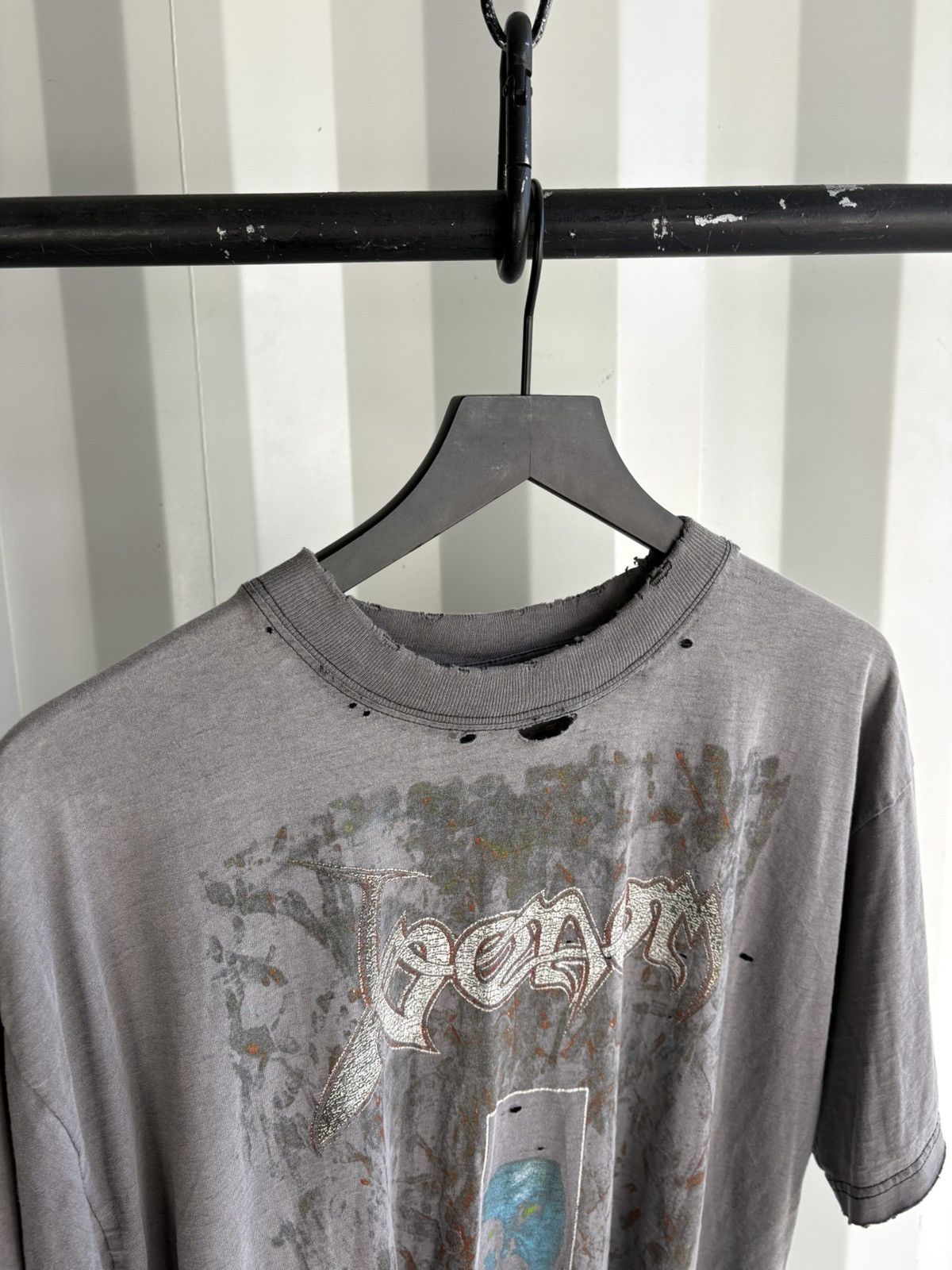 Band Tees Vintage Venom Black Metal Shirt Faded Distressed GRUNGE Size US XL / EU 56 / 4 - 6 Thumbnail