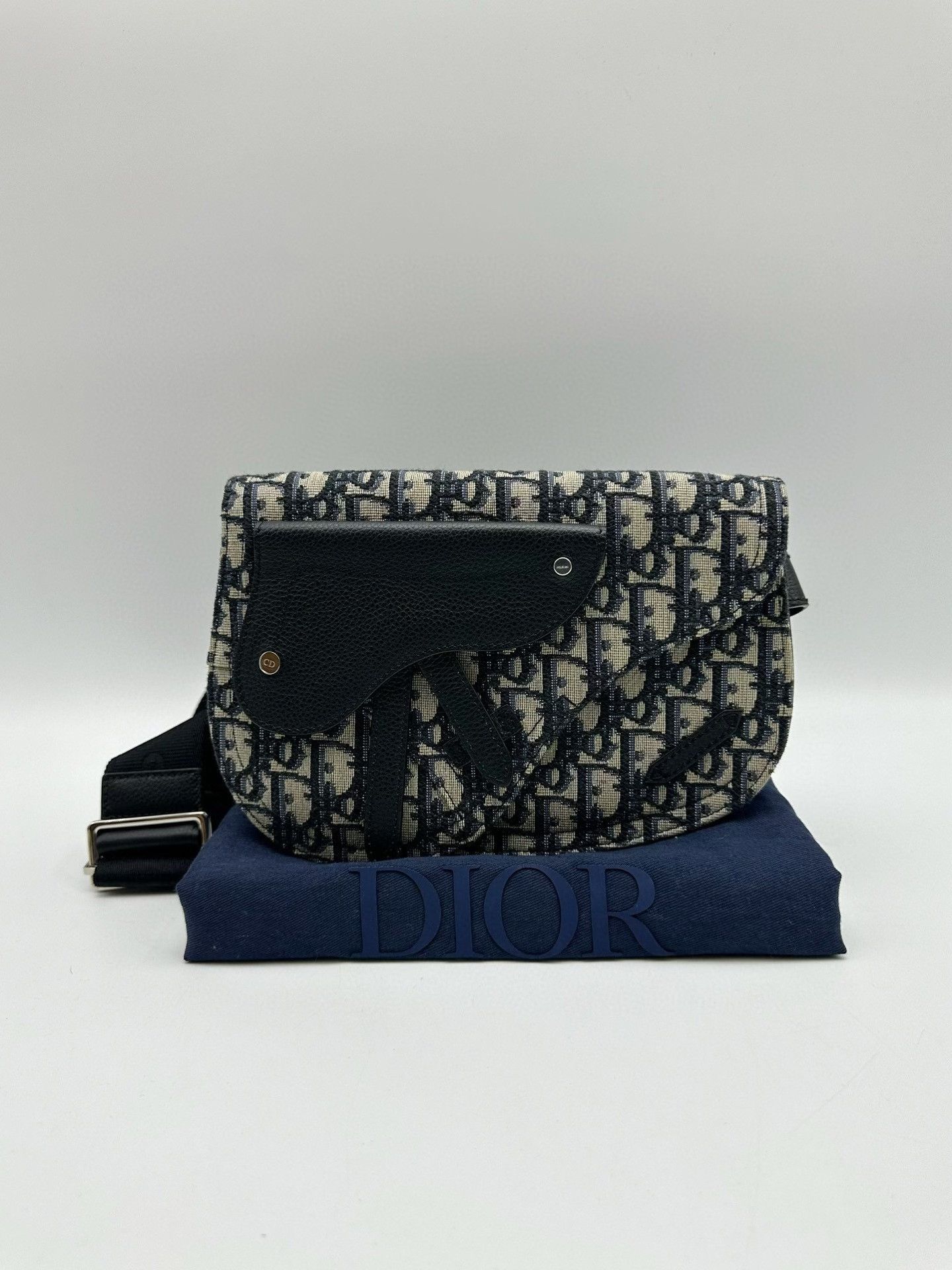 Dior Pre-loved Bag Very good condition Size ONE SIZE - 1 Thumbnail