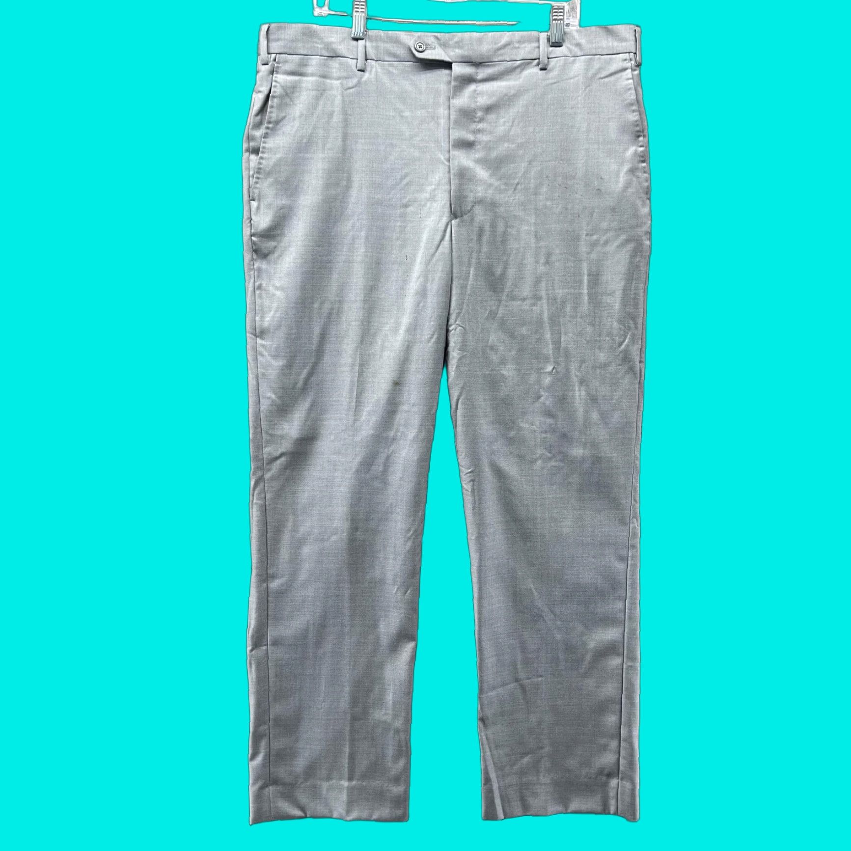 Saks Fifth Avenue Saks Fifth Avenue Dress Pants Mens 44 Gray Classic Fit Flat Front Straight Leg Pants Adult 44 Gray Persistent Wrinkling Size US 44 / EU 60 - 1 Thumbnail