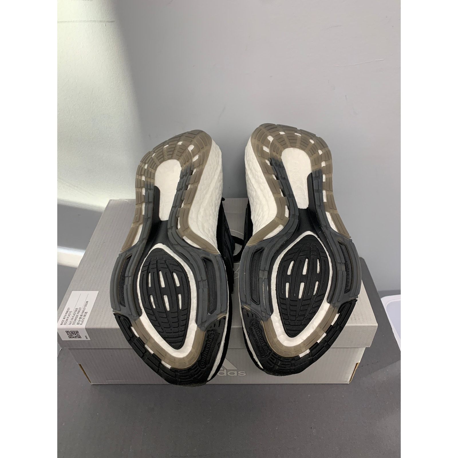 Adidas Adidas UltraBoost Running Shoe Black White GX9783 Youth 6.5 Size US 6.5 / EU 39-40 - 6 Thumbnail