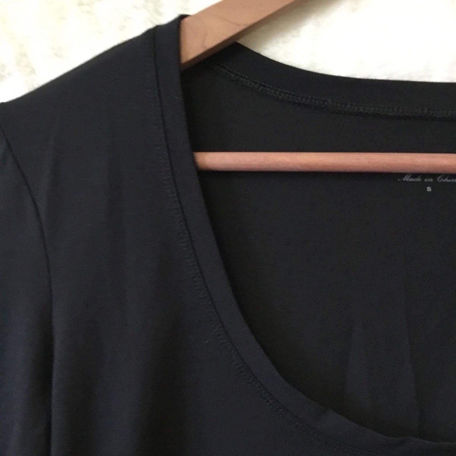 Bcbgmaxazria BCBGMaxAzria Black Scoop Neck Long-Sleeve Top Size S / US 4 / IT 40 - 3 Thumbnail