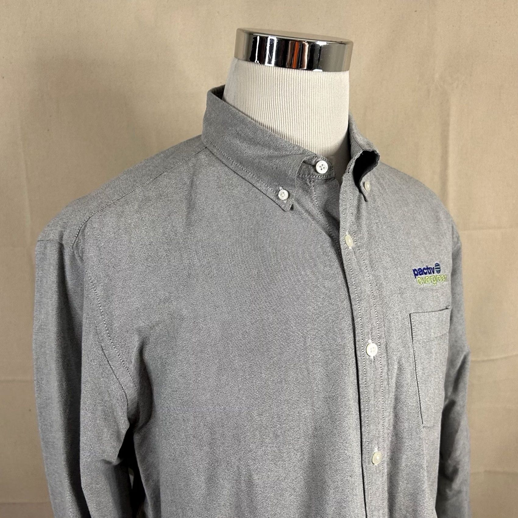 Brooks Brothers Brooks Brothers XL Casual Oxford Shirt Gray Button Down 100% Cotton Mens Regular Button-Down Shirt Size US XL / EU 56 / 4 - 2 Thumbnail