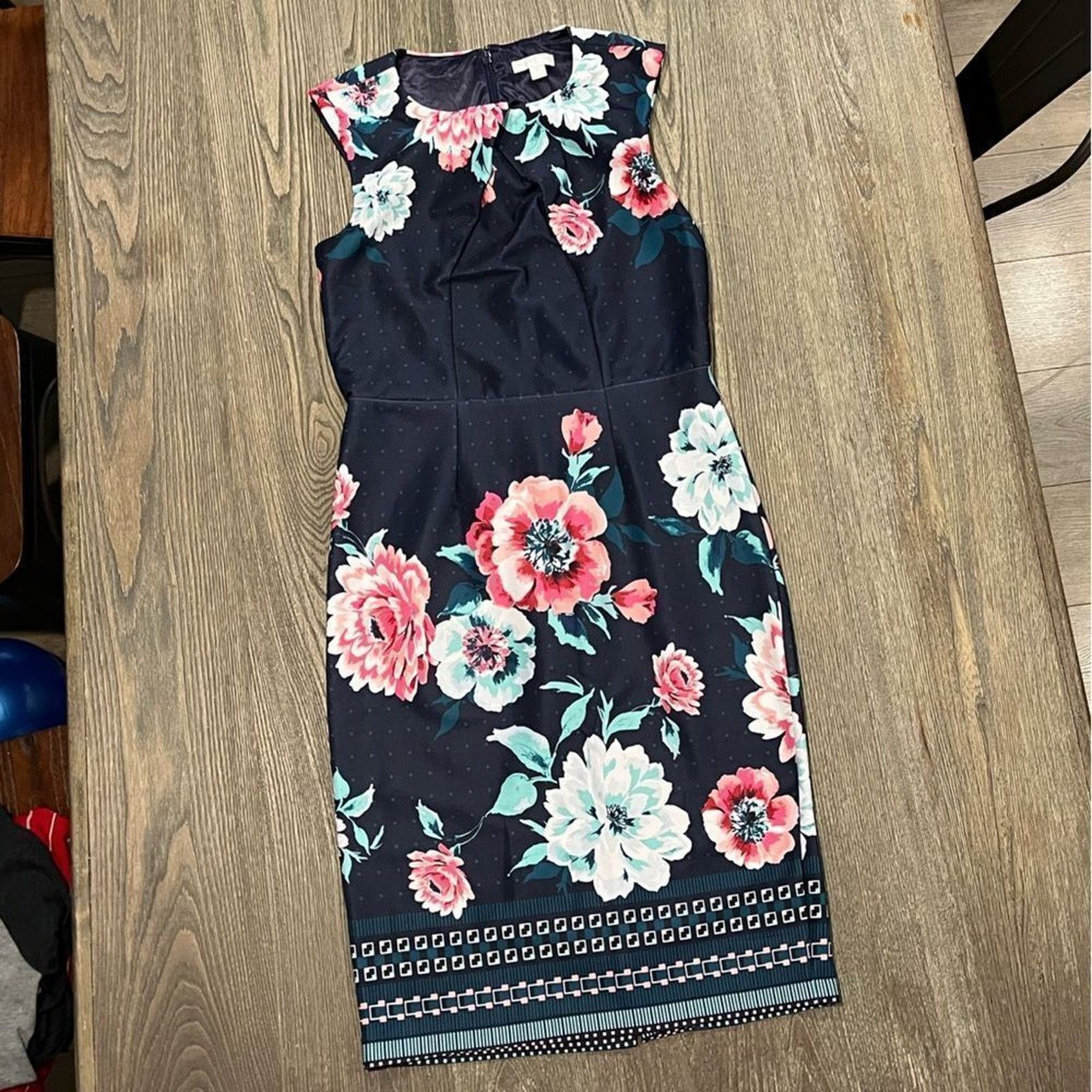 Vintage New York & Company Stretch Floral Sheath Dress Size M Size M / US 6-8 / IT 42-44 - 1 Thumbnail