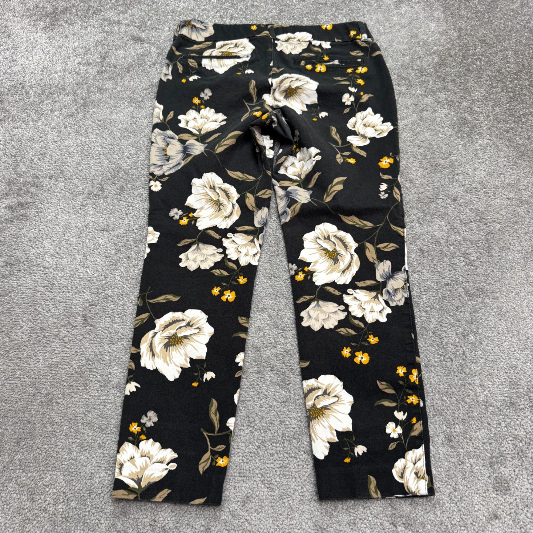 Old Navy VINTAGE Old Navy Women's Cropped Pants Size 6 Gray Floral Stretch Slim Fit Casual Spring Summer Size 28" / US 6 / IT 42 - 2 Thumbnail
