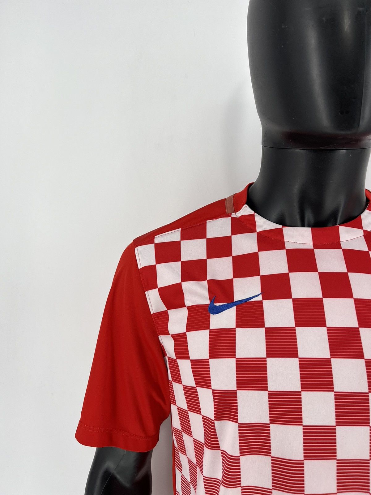 Vintage Vintage Croatia National Nike Home Euro Soccer Jersey Size US M / EU 48-50 / 2 - 6 Thumbnail
