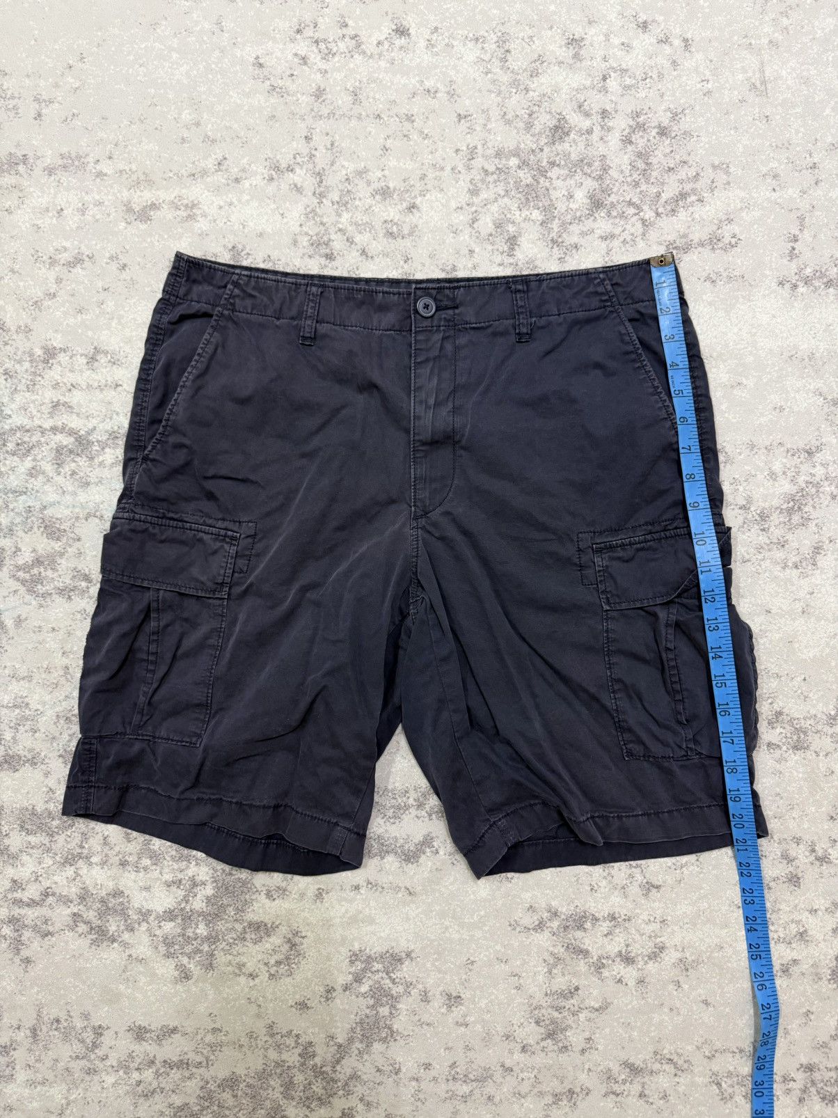 Uniqlo Uniqlo Faded Dark Blue Cargo Short Pants Size US 35 - 12 Thumbnail