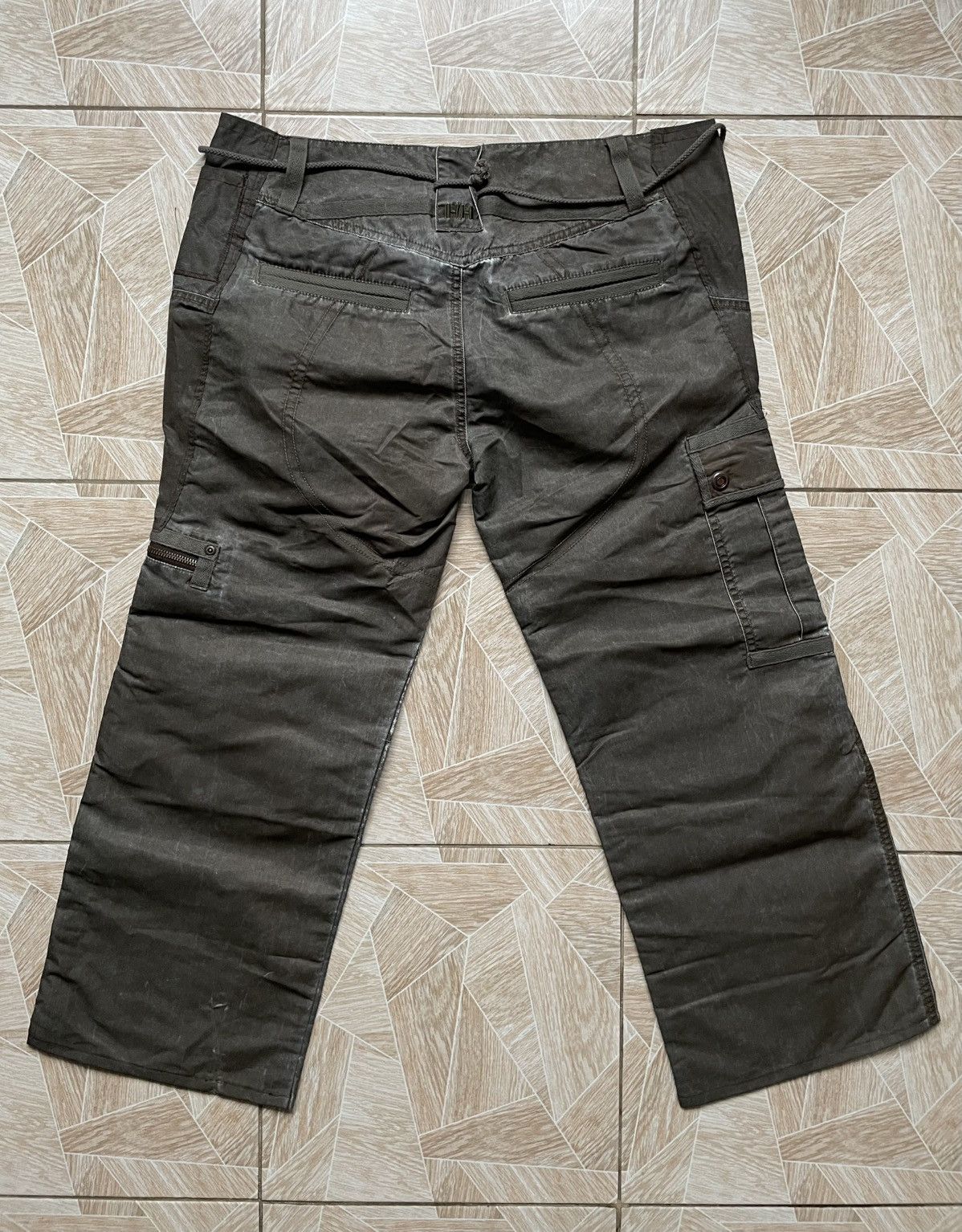 Helly Hansen Rare Helly Hansen Outdoor Nylon Distressed Nylon Pants 28 Size US 28 / EU 44 - 2 Thumbnail