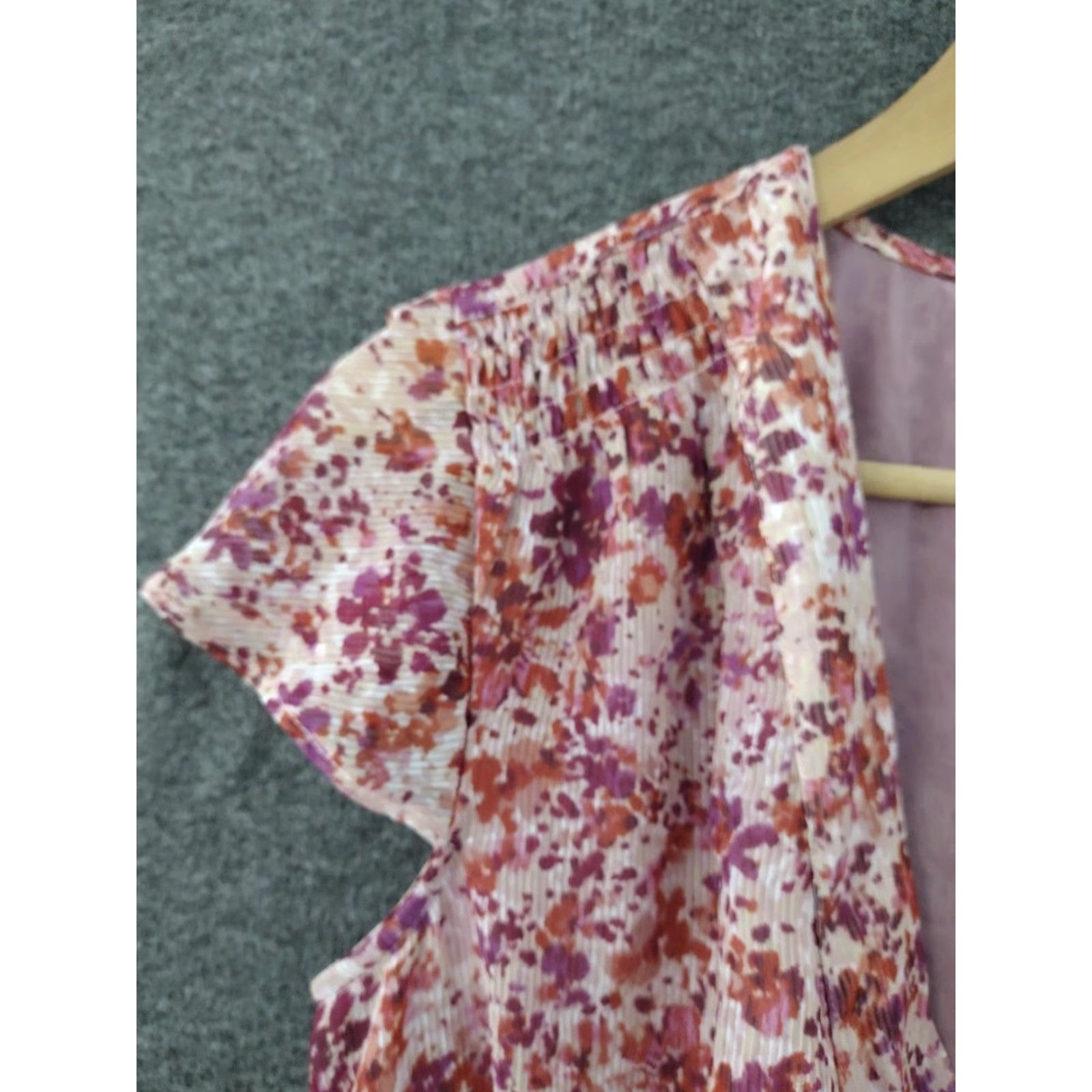 Banana Republic Banana Republic Plunge V-Neck Multicolor Tie Side Cap Sleeves XS Blouse Womens Floral Pattern Lightweight Polyester Blended Fabric Short Sleeve Size ONE SIZE - 7 Thumbnail