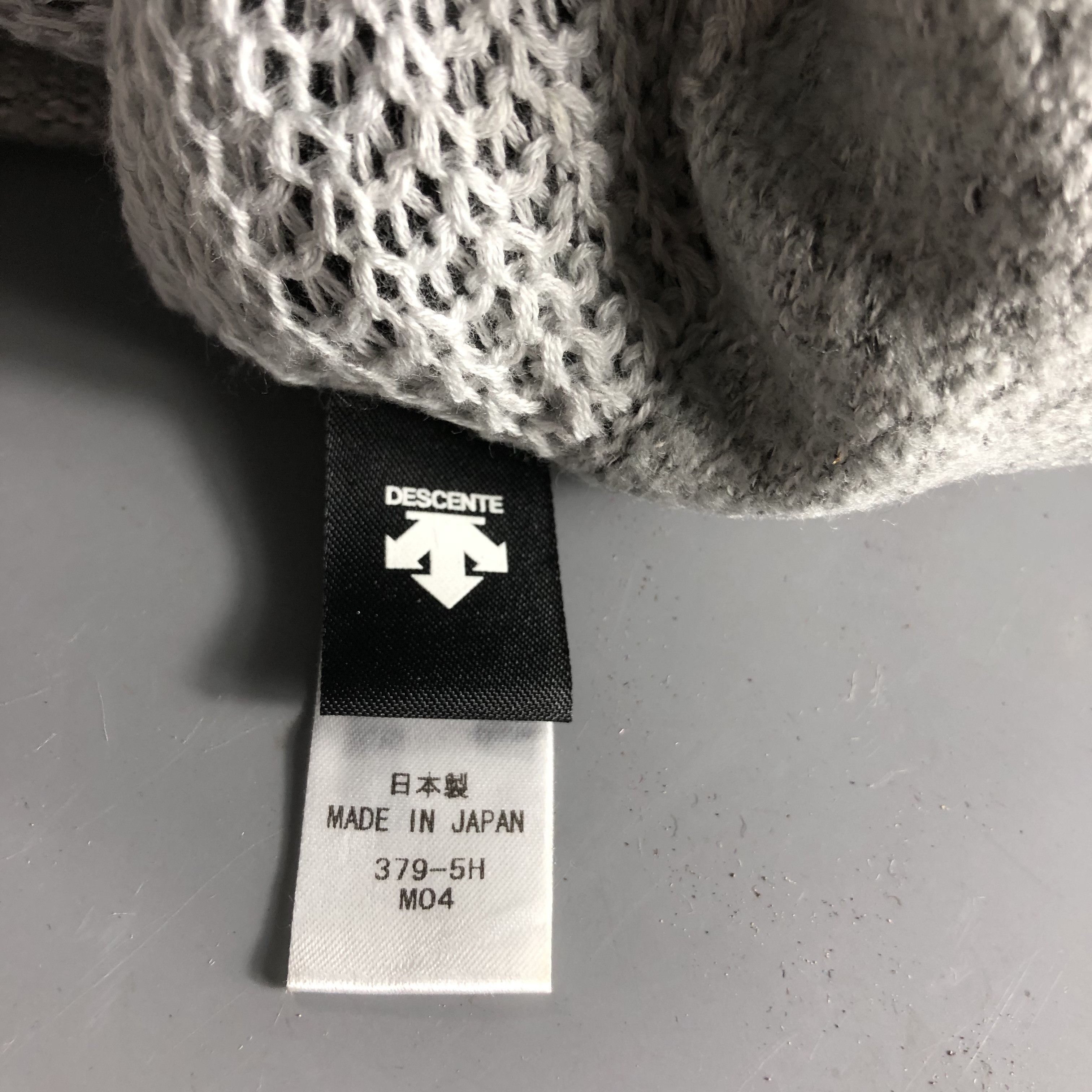 Descente Descente Beanie Snowcap Snow Hat B1061 Size ONE SIZE - 7 Thumbnail