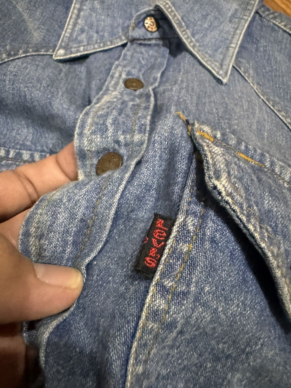 Levi's VINTAGE 1970s LEVIS BLACK TAG BUTTON UP SHIRT Size M / US 6-8 / IT 42-44 - 7 Thumbnail