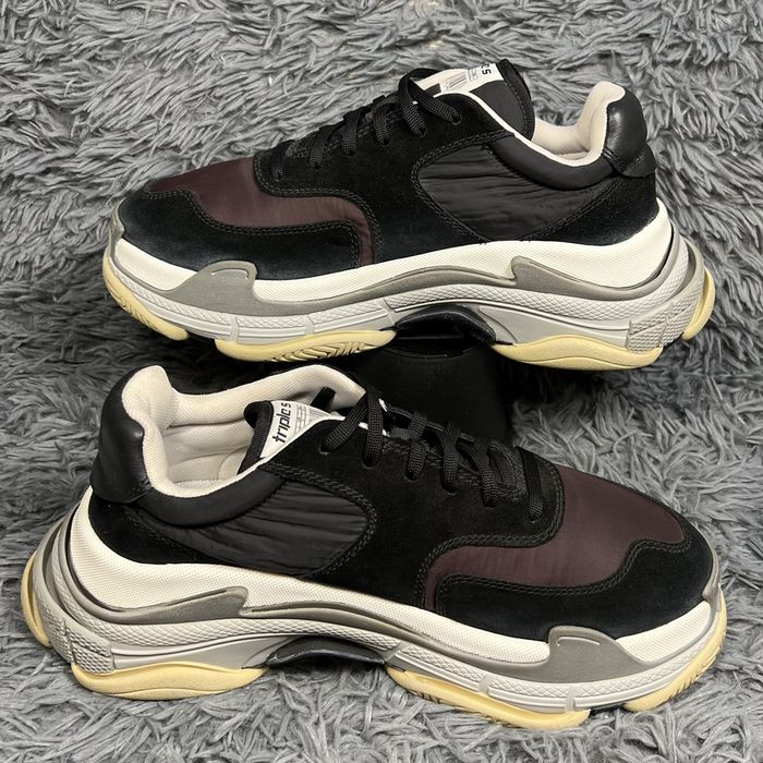 balenciaga triple s v2 black