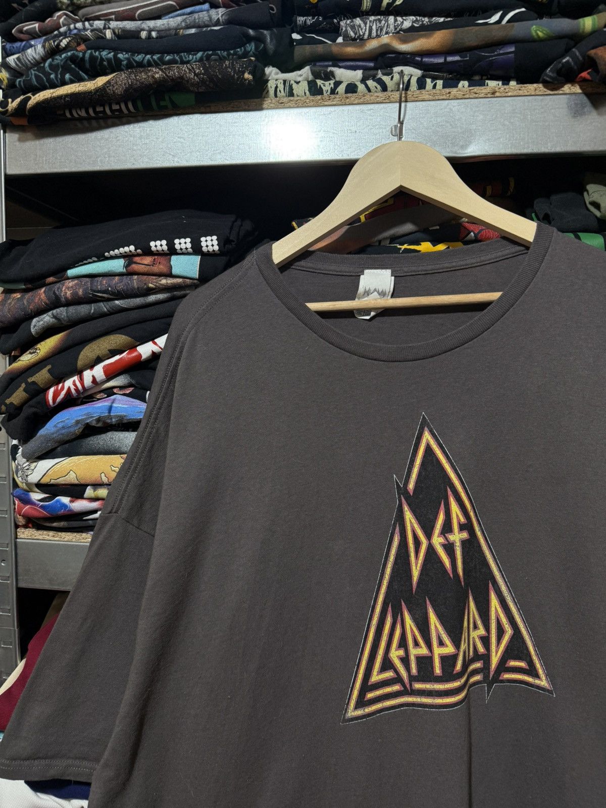 Band Tees × Vintage Vintage Def Leppard 2015 Band Rock Retro T-Shirt Y2K SZ 5XL Size US XXL / EU 58 / 5 - 3 Thumbnail