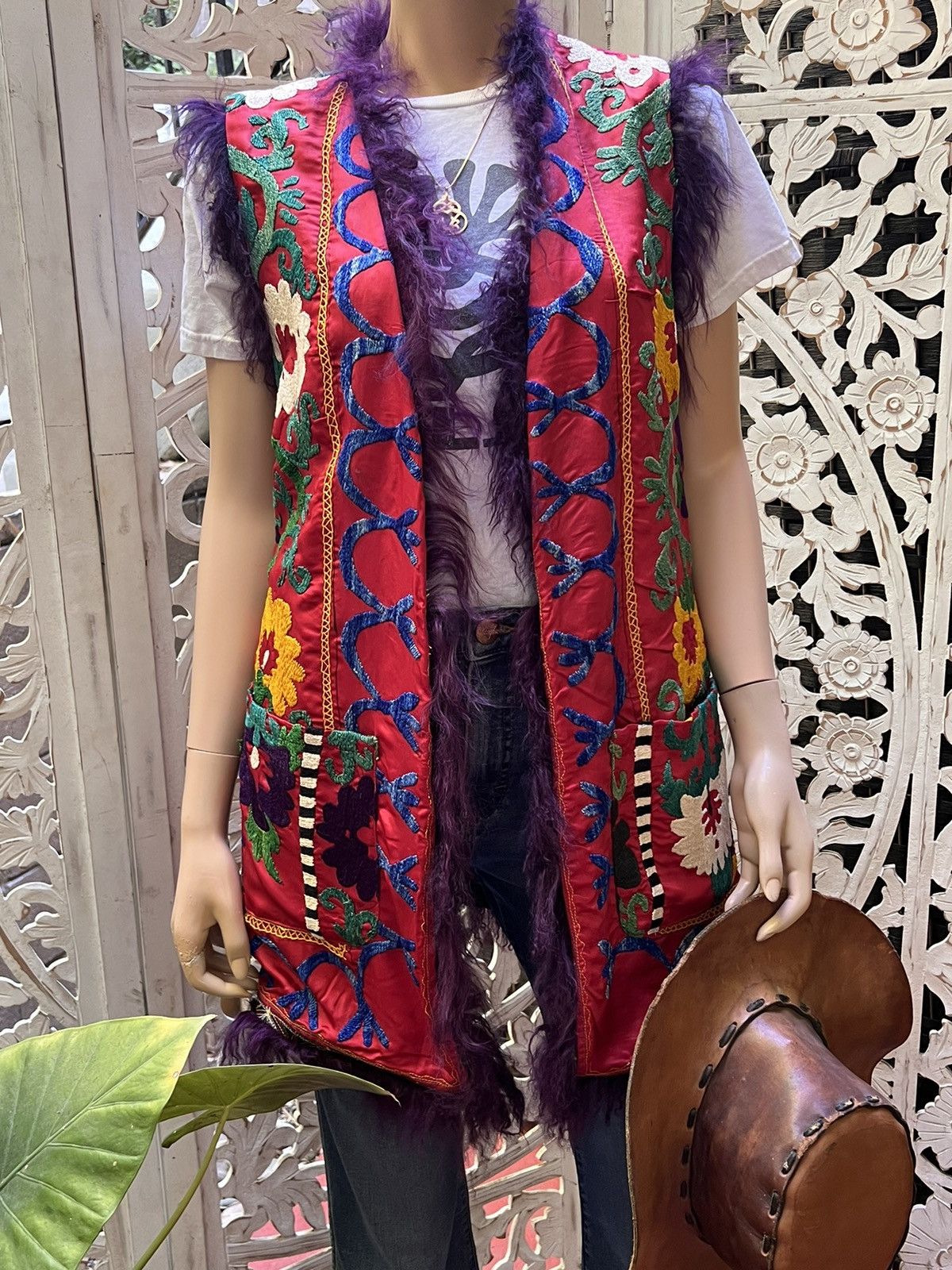 Vintage Vintage embroidered waistcoat with Mongolian fur trim Size M / US 6-8 / IT 42-44 - 8 Thumbnail