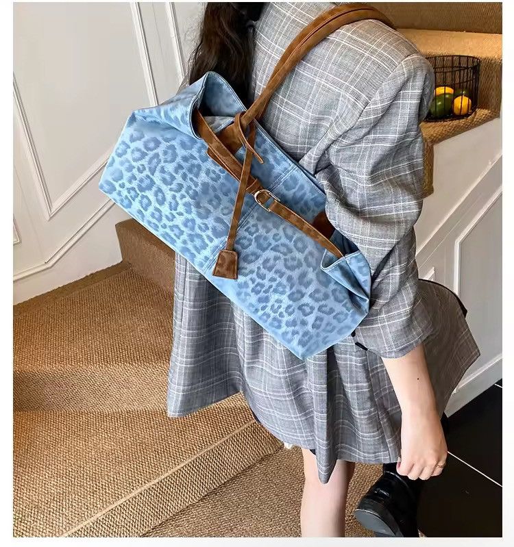 Other Y2K Leopard Shoulder Blue Tote Bag Short Handle Size ONE SIZE - 1 Thumbnail