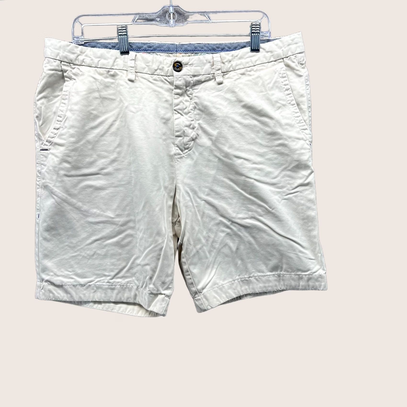 Tommy Bahama Tommy Bahama Shorts Mens 35 Beige Chino Flat Front Khaki Tan Pima Cotton Canvas Casual Travel Vintage No (adjusted below) Size US 35 - 1 Thumbnail