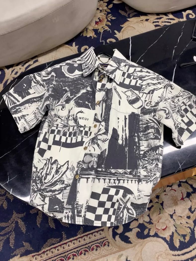Louis Vuitton Louis Vuitton Comic shirt short sleeve 2504-Nextarrow Size US S / EU 44-46 / 1 - 1 Thumbnail