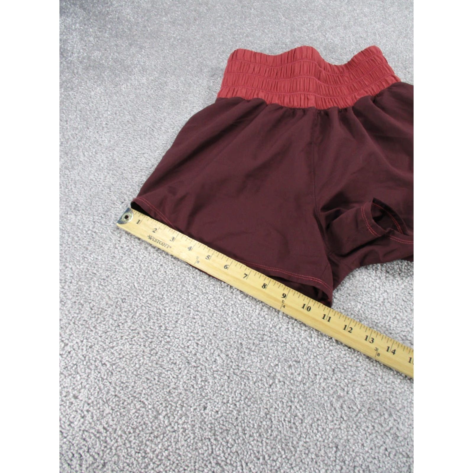 Nike Nike Shorts Women XS Dri-FIT Lightweight Red 2.5" Wide Waistband Athletic Cross Training Gym Running Mens Womens Girls Boys Size 26" / US 2 / IT 38 - 4 Thumbnail