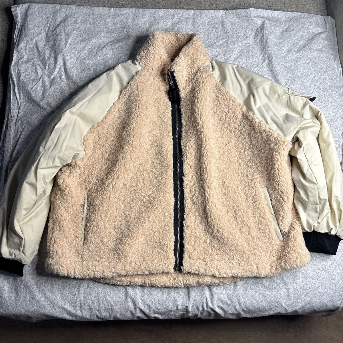 JW Anderson JW Anderson track top beige SZL L Size US L / EU 52-54 / 3 - 2 Thumbnail