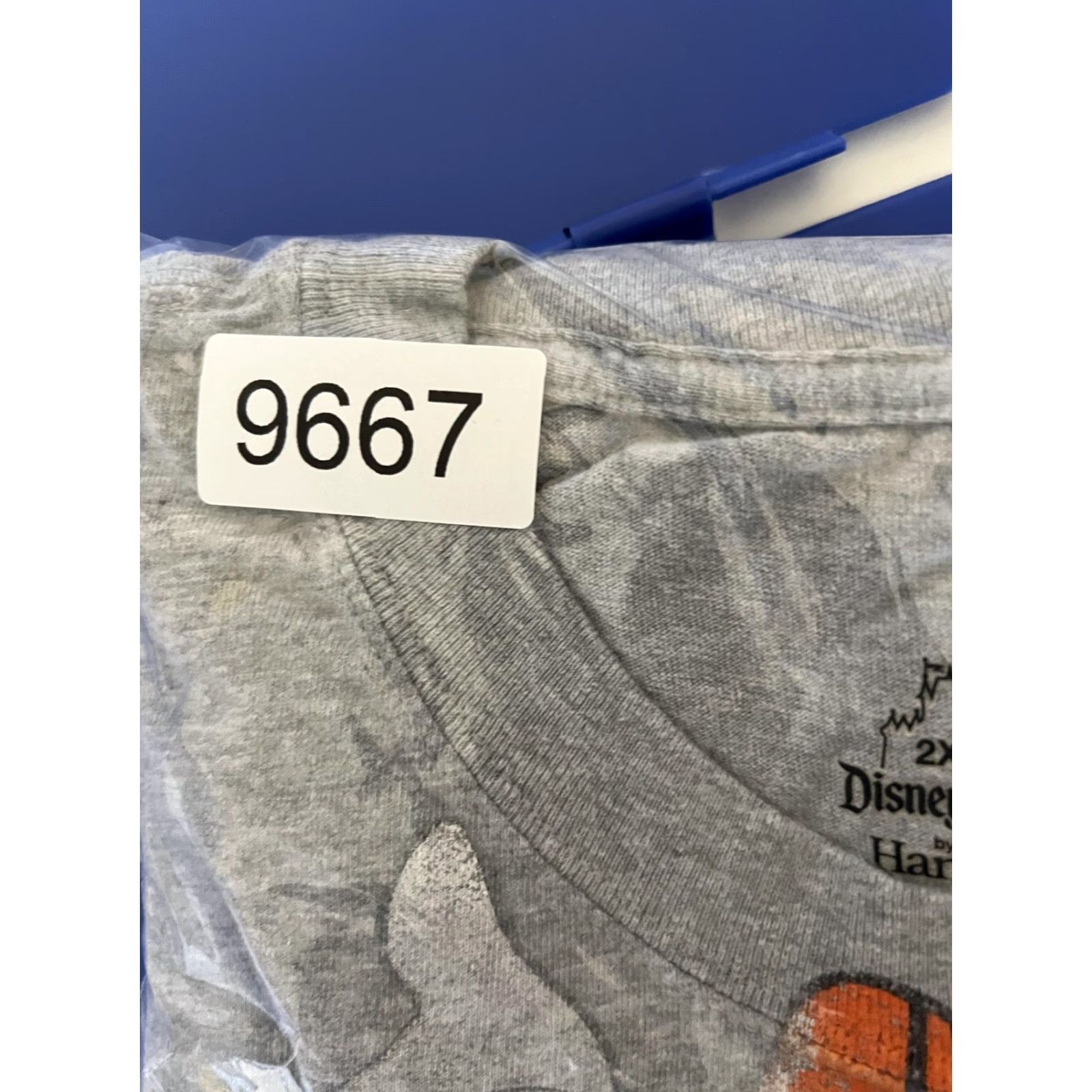 Disney VINTAGE Disney Goofy T-Shirt Mens 2XL Gray Crew Neck Short Sleeve Graphic Print Souvenir Disneyland Resort by Hanes Womens/Mens? Size US XXL / EU 58 / 5 - 7 Thumbnail