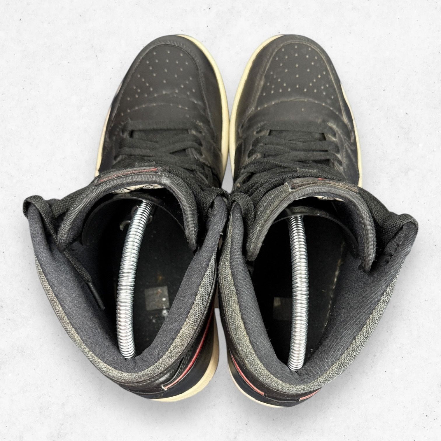 Jordan Brand Air Jordan 1 Retro High Rare Air Black Red Sz 11.5 Size US 11.5 / EU 44-45 - 10 Thumbnail