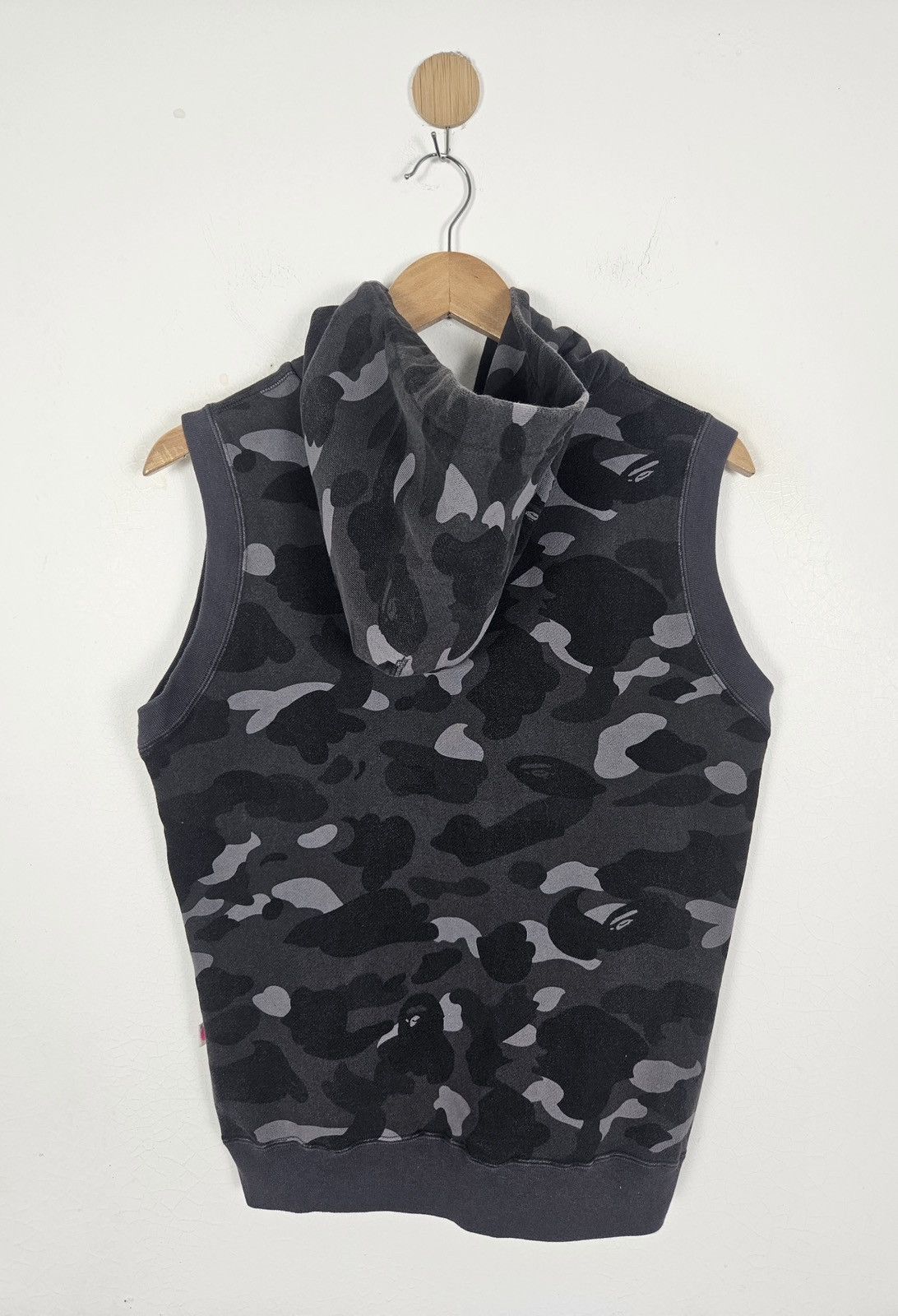 Bape A Bathing Ape BAPE Camo sleeveless vest hoodie Size US L / EU 52-54 / 3 - 2 Thumbnail