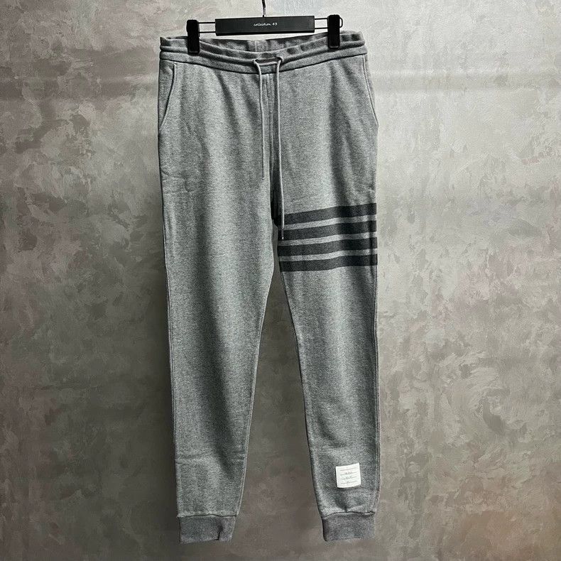 Thom Browne Thom browne Size3 Gray classic four-stripe cotton trousers Size US 31 - 1 Thumbnail