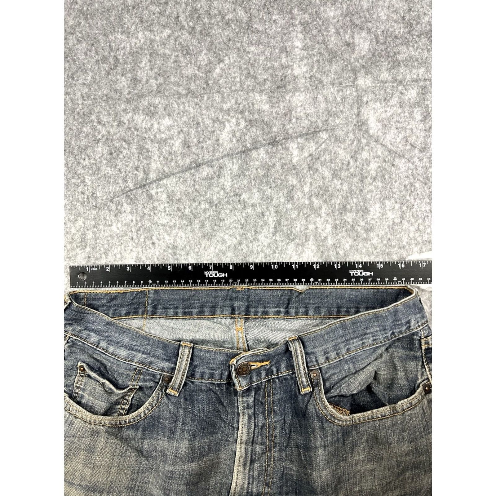 Levi's VINTAGE Levi's 559 Jeans Men's Regular Straight 34x34 Dark Denim 5-Pocket Modern American Mens Size US 34 / EU 50 - 3 Thumbnail