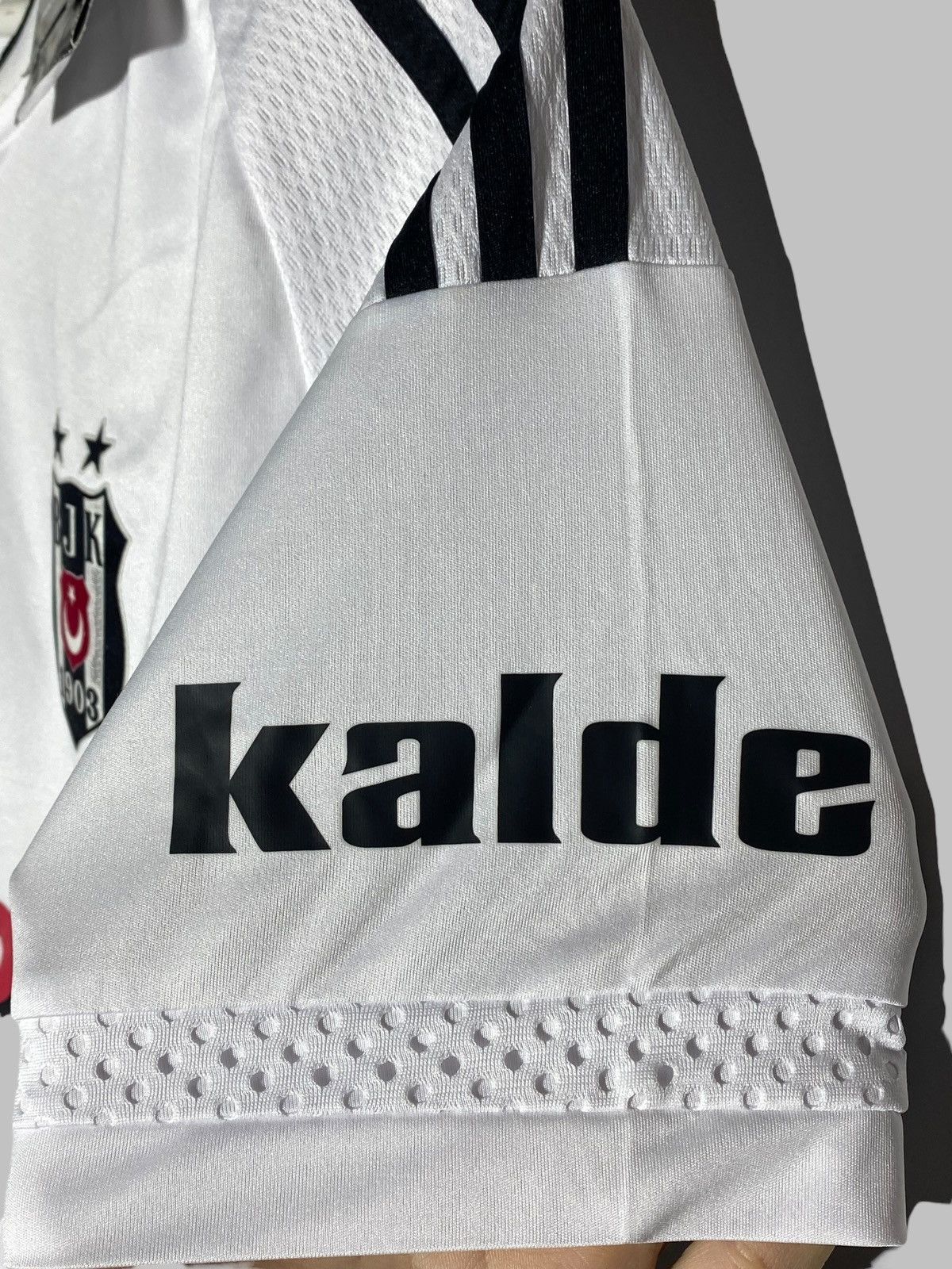 Adidas Adidas Besiktas FC 2015/16 Home Football Shirt Vodafone Size US M / EU 48-50 / 2 - 8 Thumbnail