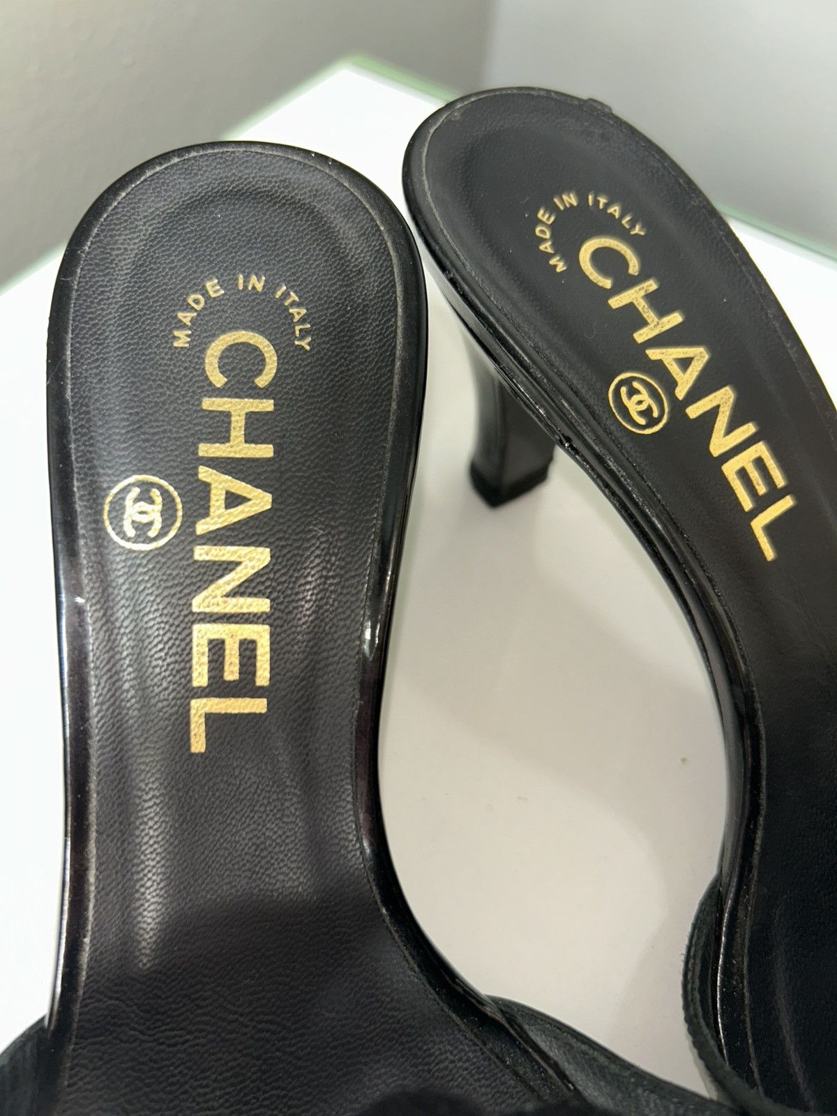 CHANEL メッシュ フラワー装飾 ハイヒール Chanel Pink Mesh Camellia Heels – Dina C's Fab and Funky