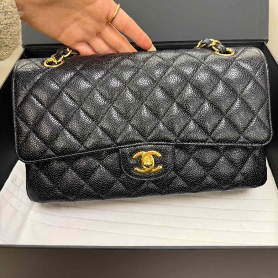 Chanel Pre-loved Bag Very good condition Size ONE SIZE - 1 Thumbnail