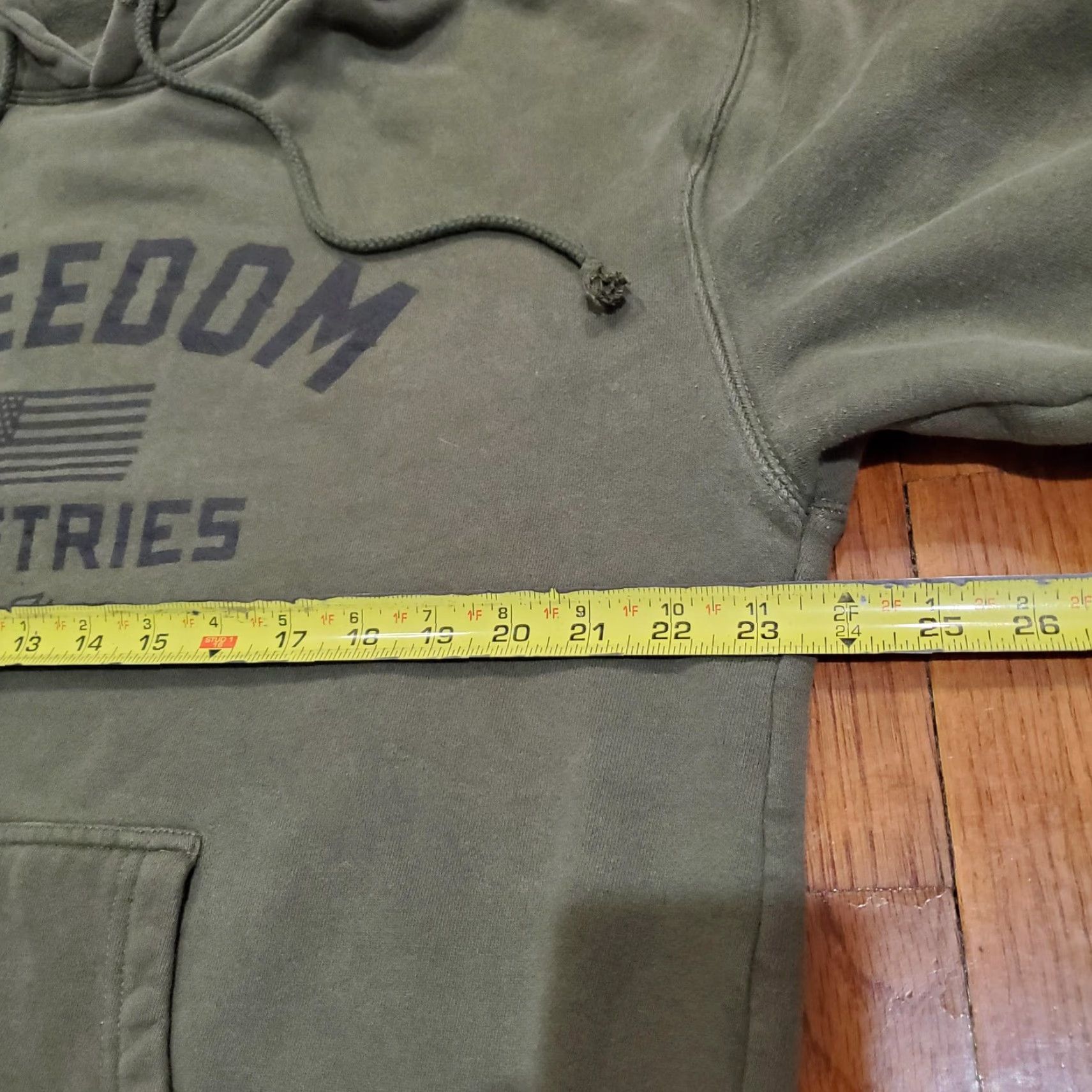 Born VINTAGE? No. Freedom Industries Hoodie Mens Large Green Born Free Flag Graphic Size US L / EU 52-54 / 3 - 7 Thumbnail
