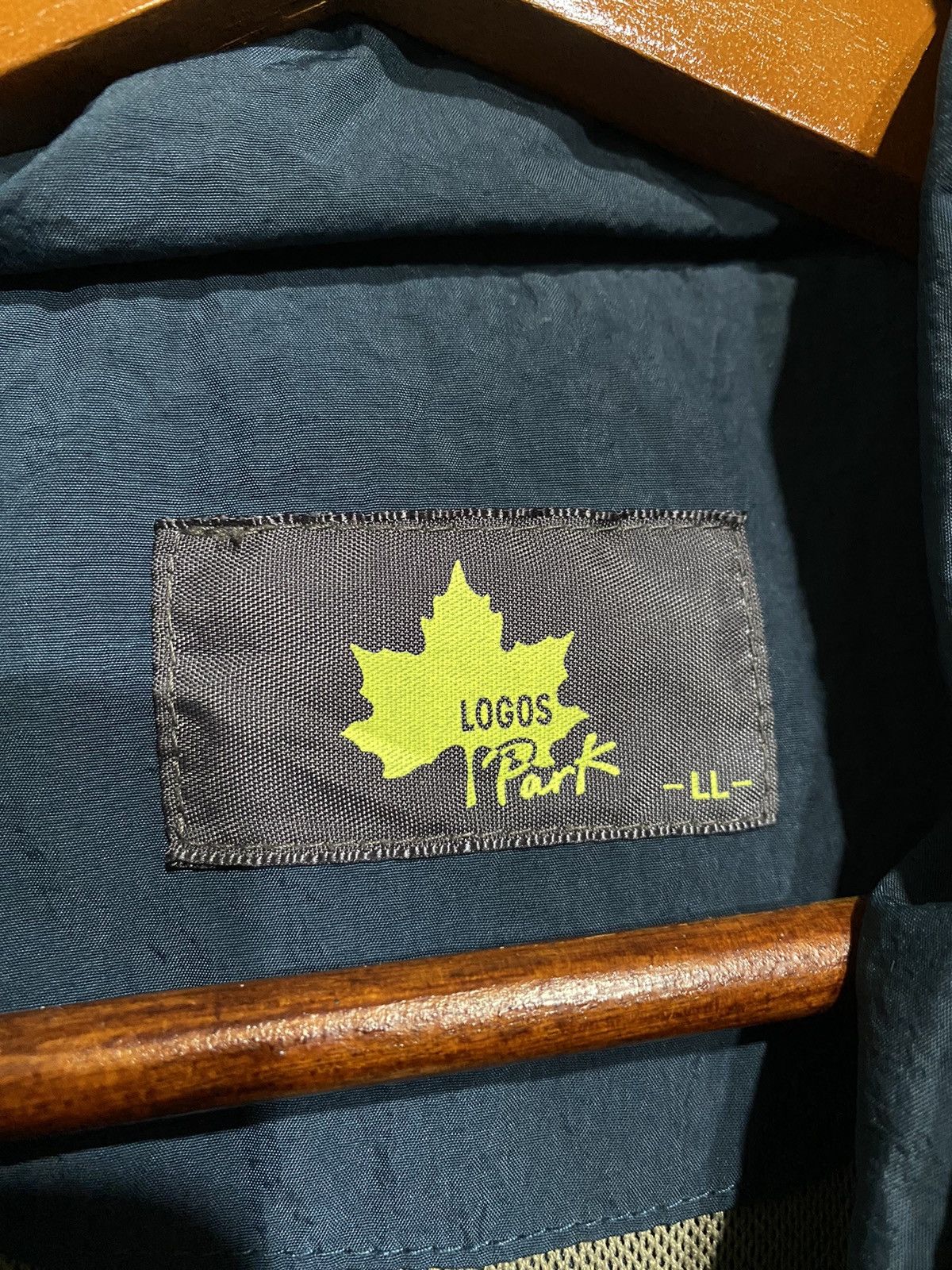 Japanese Brand Logos Outdoor Windbreaker Jacket Size US L / EU 52-54 / 3 - 11 Thumbnail