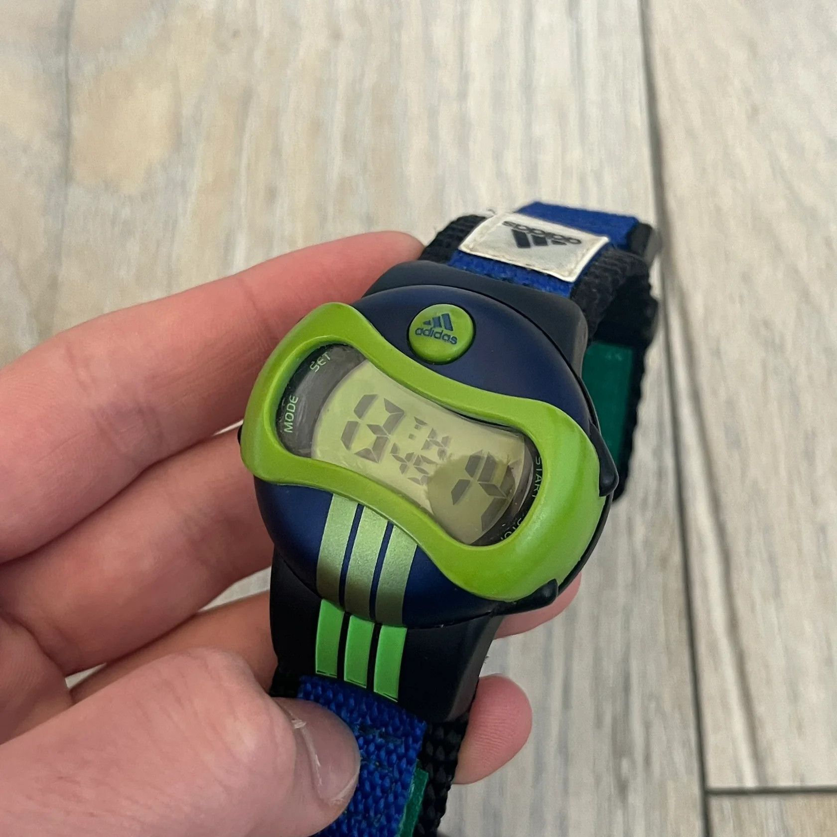 Adidas Adidas 2000's Sports 10-0099L-003 Digital Watch Size ONE SIZE - 3 Thumbnail