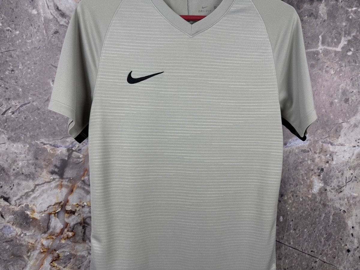 Nike Men’s Nike T-Shirt Jarsey Gray Sportswear Size Small Size US S / EU 44-46 / 1 - 3 Thumbnail