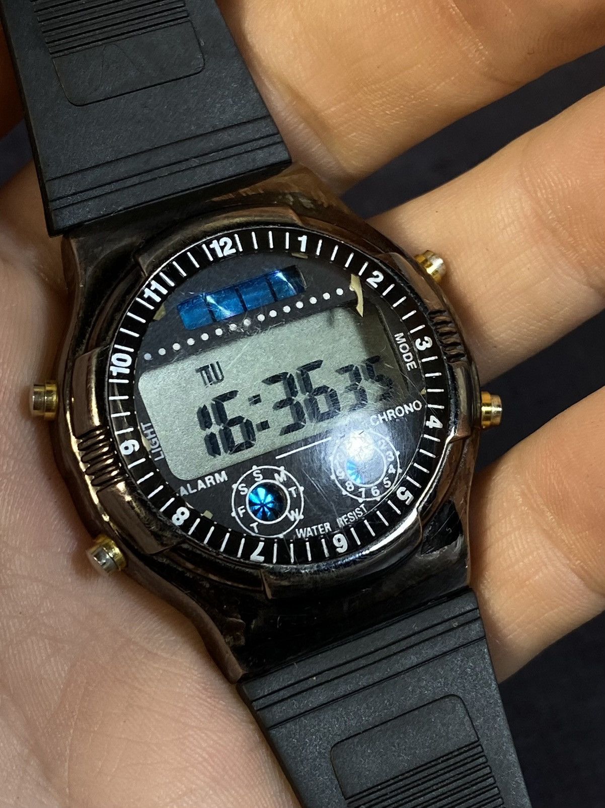 Vintage Vintage 90s Digital Watch w/ Chrono - Japanese Brand Size ONE SIZE - 9 Thumbnail