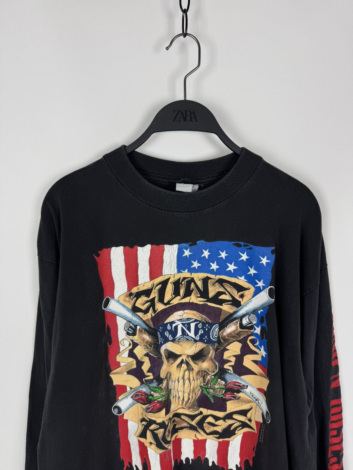 Band Tees 1991 Vintage Distressed Guns N Roses Skulls Graphic LS Shirt Size US XL / EU 56 / 4 - 2 Thumbnail