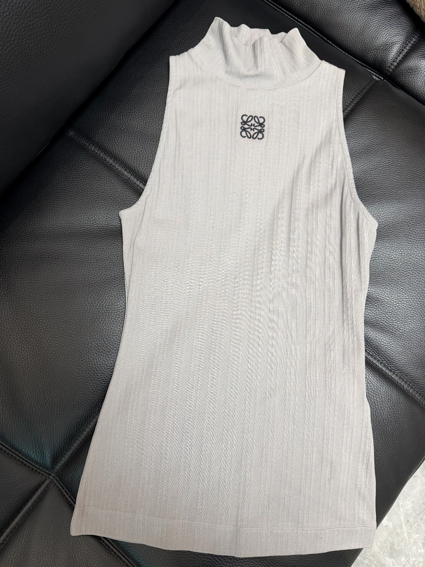 Loewe LOEWE SS24 Gray Logo Embroidered High Neck Tank Size M / US 6-8 / IT 42-44 - 1 Thumbnail