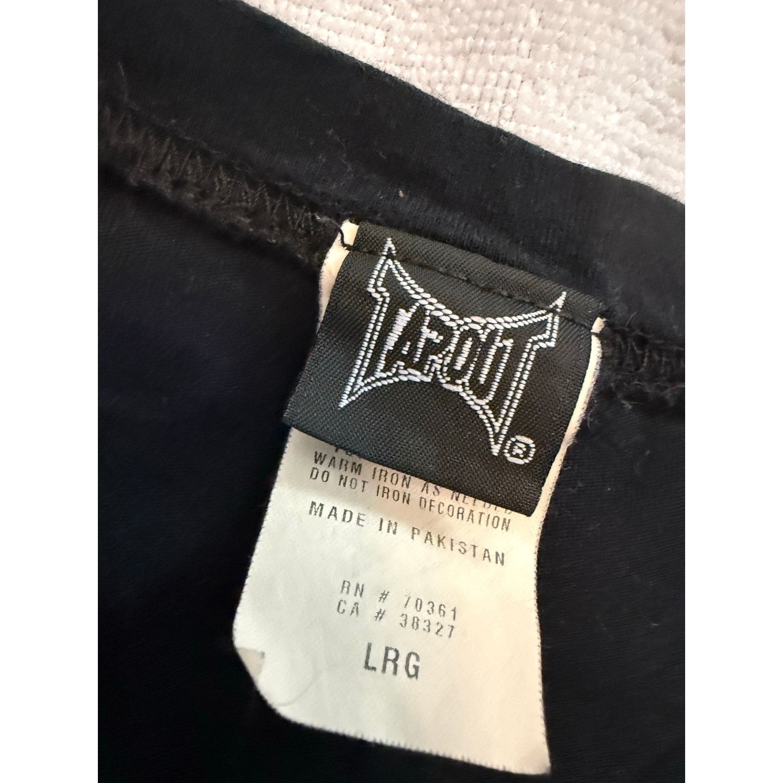 Tapout Vintage Tapout Size L Slim Black Pink All Over Print RARE Size L / US 10 / IT 46 - 4 Thumbnail