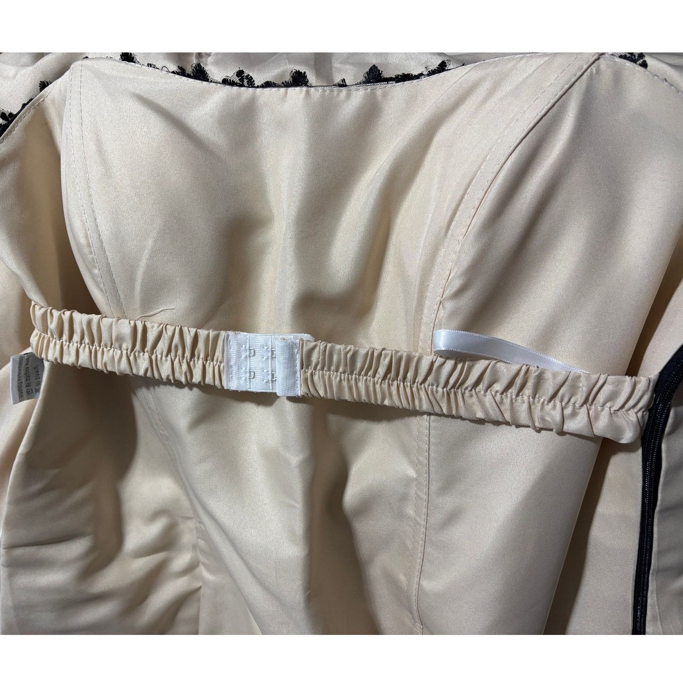 Other HEBEOS Strapless Trumpet Black Lace Over Gold Satin | NWOT Size XL / US 12-14 / IT 48-50 - 10 Thumbnail