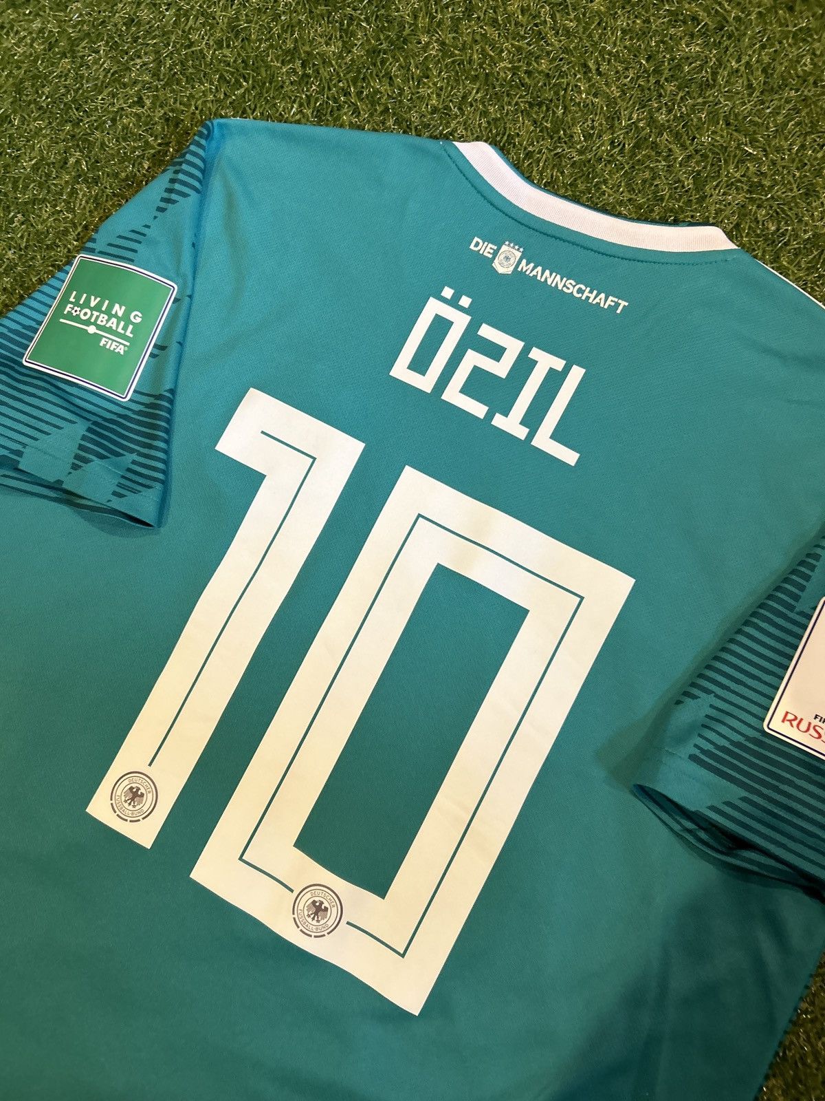 Adidas × Vintage 18/19 Germany Özil Away Shirt Size US L / EU 52-54 / 3 - 10 Thumbnail