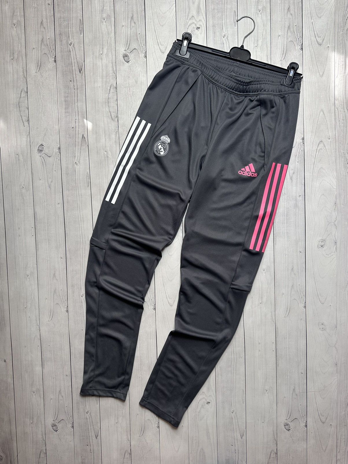 Vintage Vintage adidas Real Madrid soccer joggers size S/M Size US 31 - 1 Thumbnail