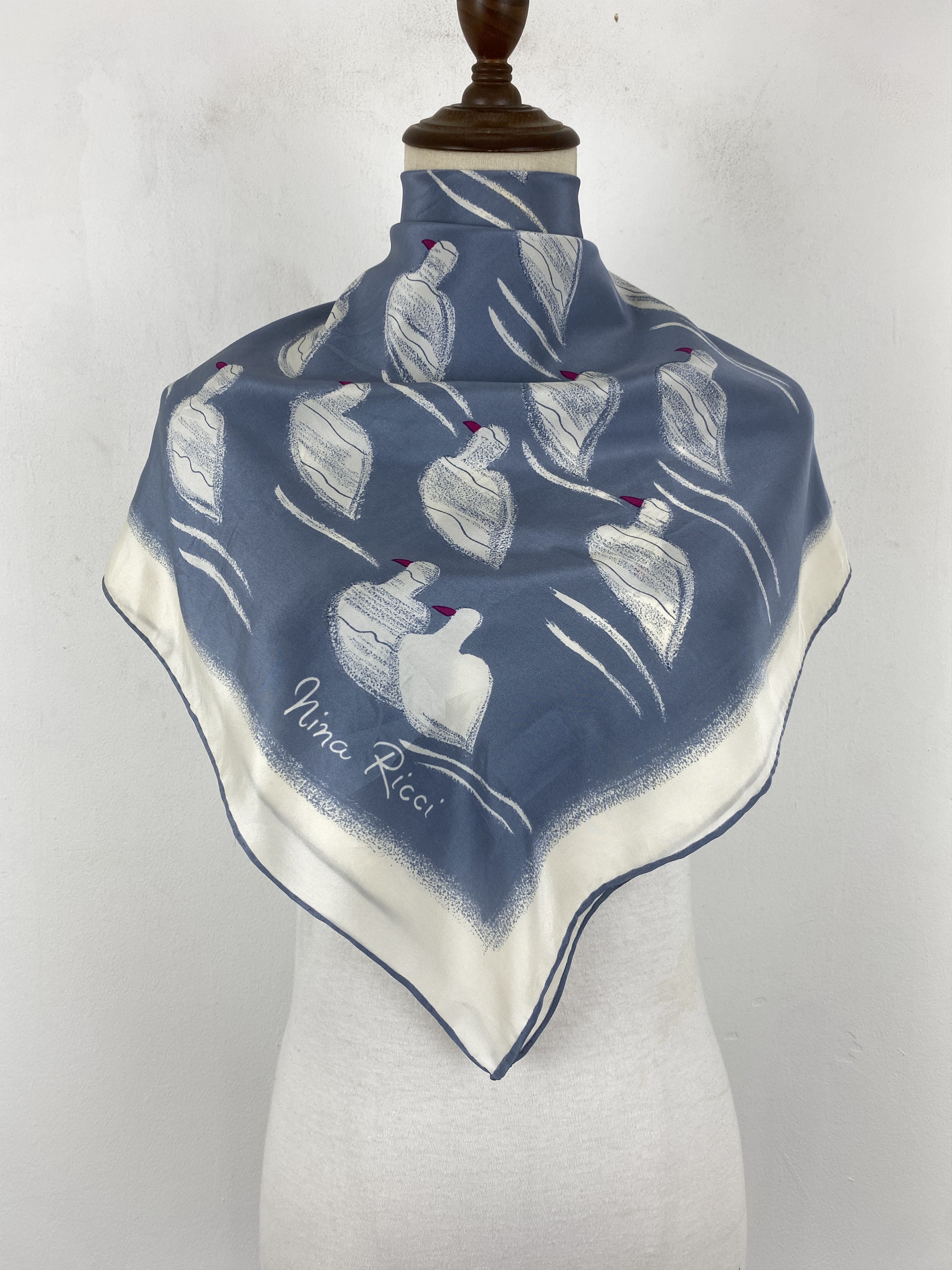 Japanese Brand × Vintage Nina Ricci Foulards / Silk Shawl / Silk Scarf SN0014 Size ONE SIZE - 1 Thumbnail