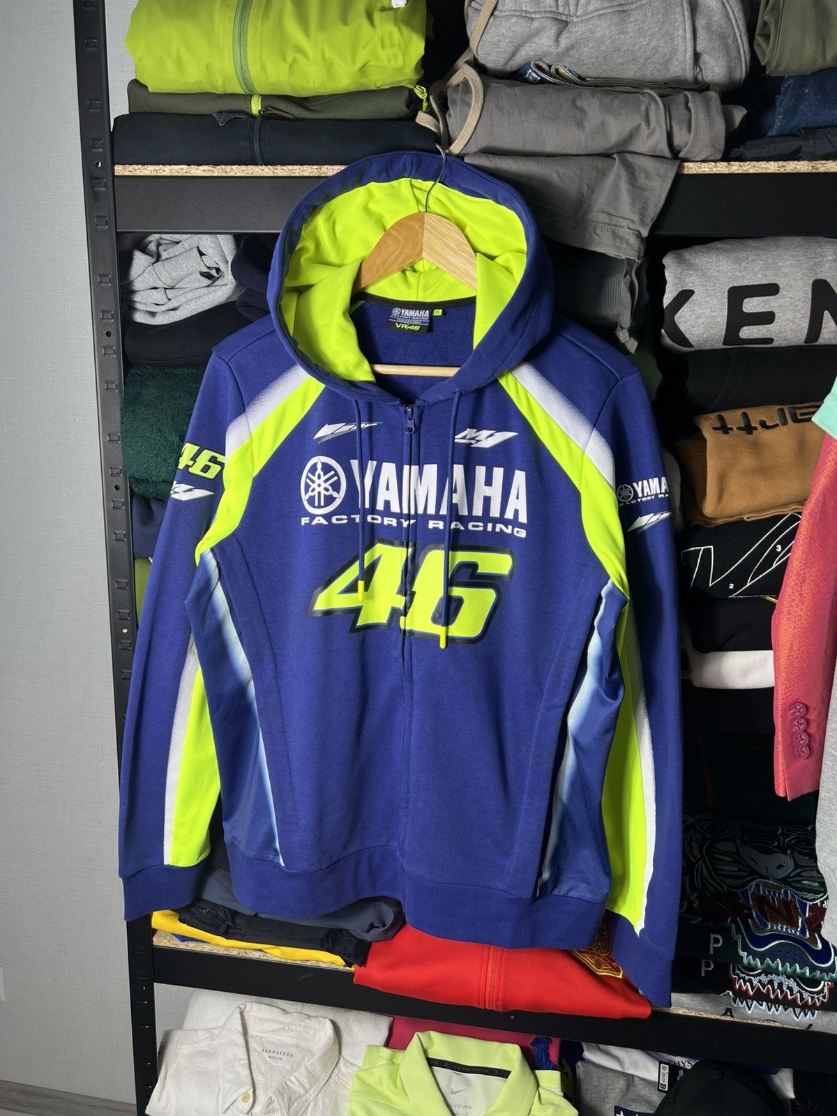 Yamaha Vintage Y2K Yamaha VALENTINO ROSSI 46 Hoodie Rare Retro Hype Size US XL / EU 56 / 4 - 1 Thumbnail