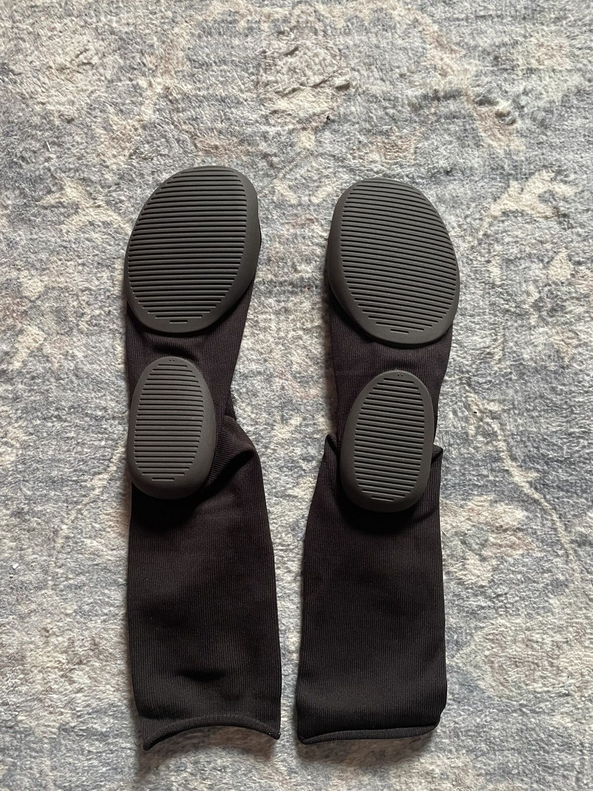 Yeezy YEEZY PODS Size US 9 / EU 42 - 4 Thumbnail