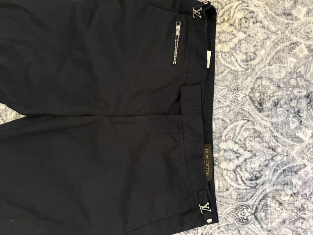 Louis Vuitton Louis vutton with Lv buckles on each side Size US 44 / EU 60 - 3 Thumbnail